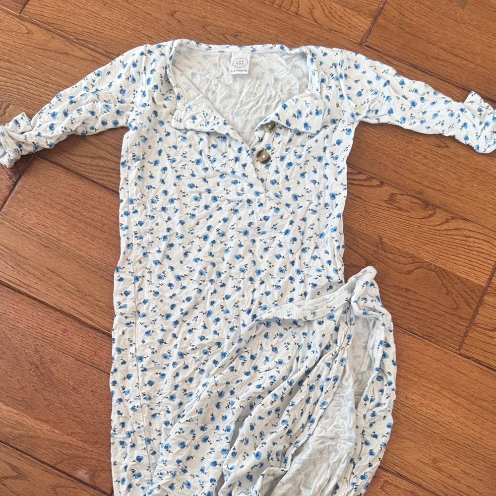 Lou Lou and company 3-6m gown